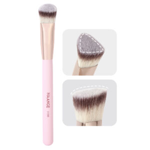 MAANGE Professionnal Triangle Concealer Brush MAANGE Professionnal Triangle Concealer Brush