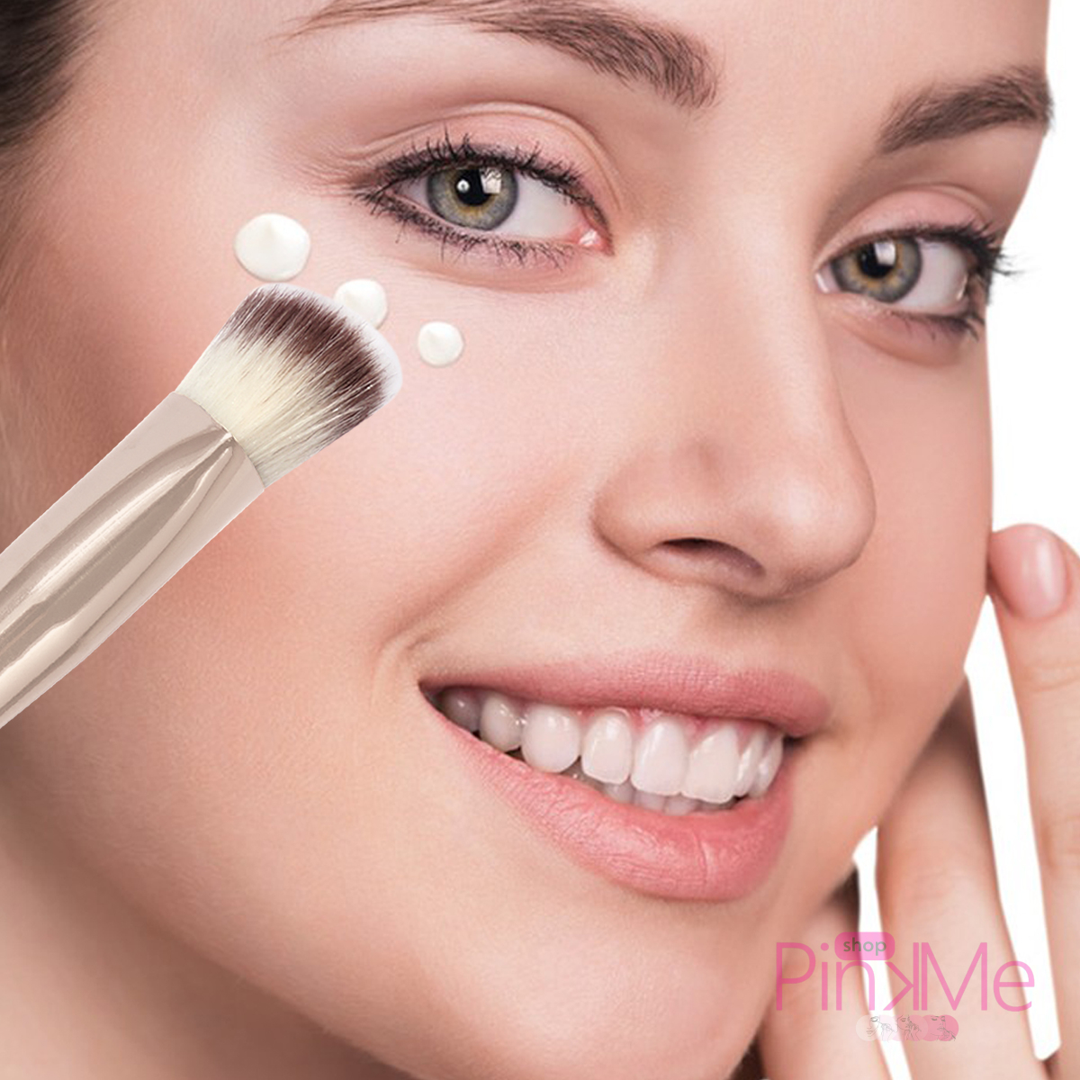 MAANGE Professionnal Triangle Concealer Brush MAANGE Professionnal Triangle Concealer Brush