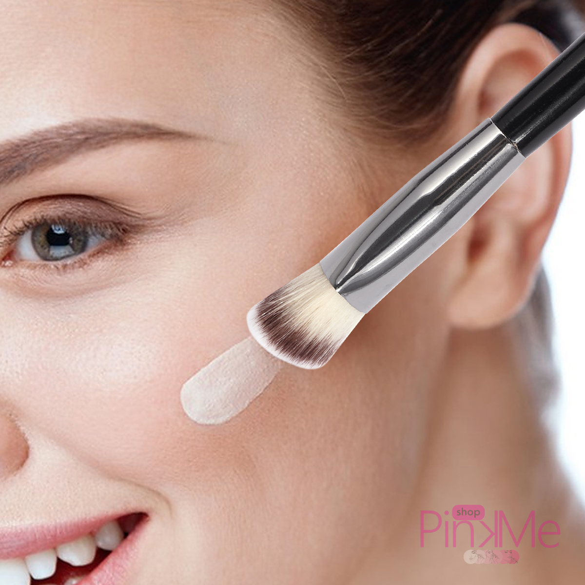 MAANGE Professionnal Triangle Concealer Brush MAANGE Professionnal Triangle Concealer Brush