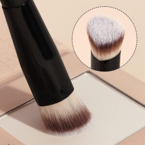 MAANGE Professionnal Triangle Concealer Brush MAANGE Professionnal Triangle Concealer Brush