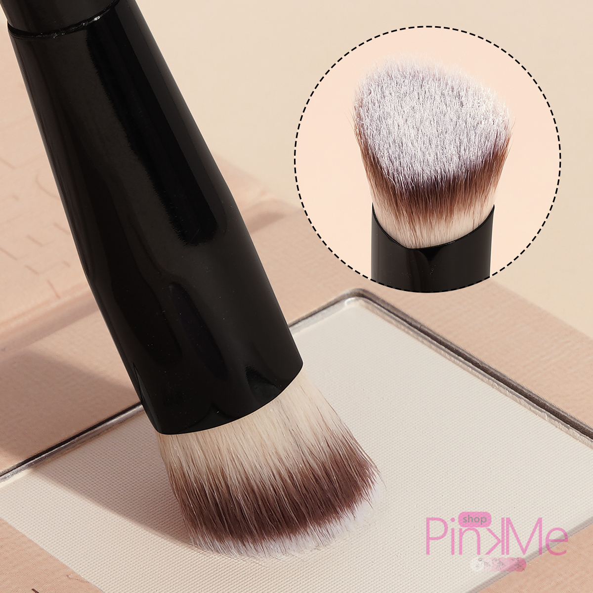 MAANGE Professionnal Triangle Concealer Brush MAANGE Professionnal Triangle Concealer Brush