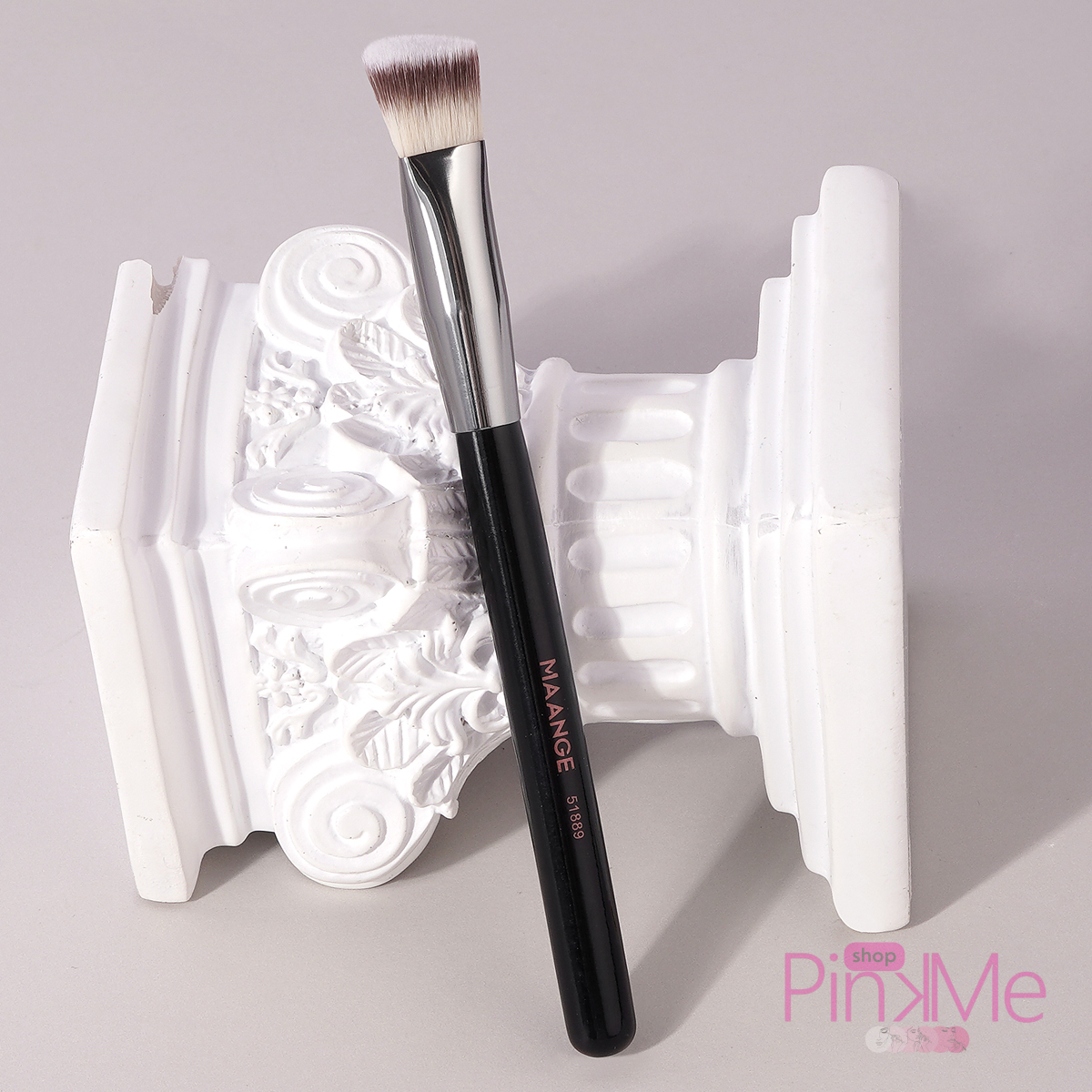 MAANGE Professionnal Triangle Concealer Brush MAANGE Professionnal Triangle Concealer Brush