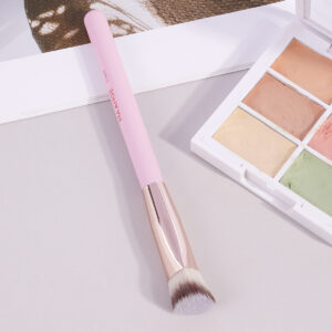 MAANGE Professionnal Triangle Concealer Brush MAANGE Professionnal Triangle Concealer Brush