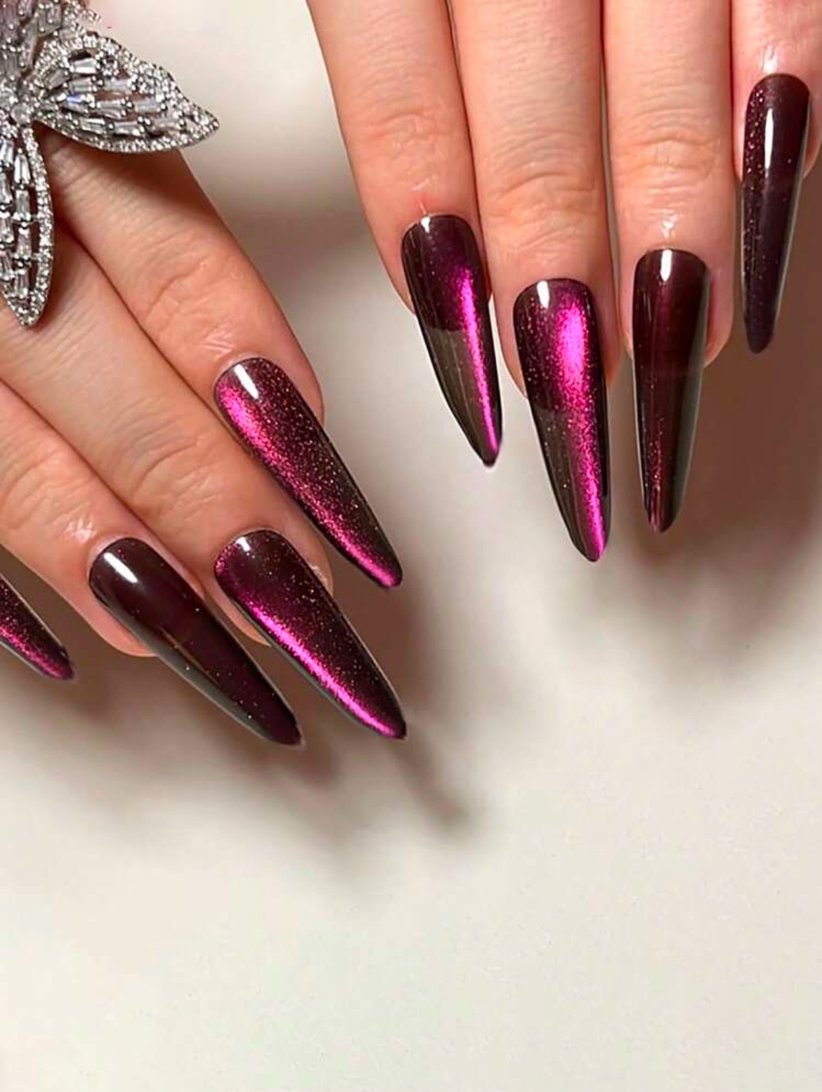 VV MEIJIAER Press-On Nails 30 Pièces Réutilisables Stiletto Longue (Rouge Vampire) + Feuille Adhésive + Mini Lime - ZJ242
