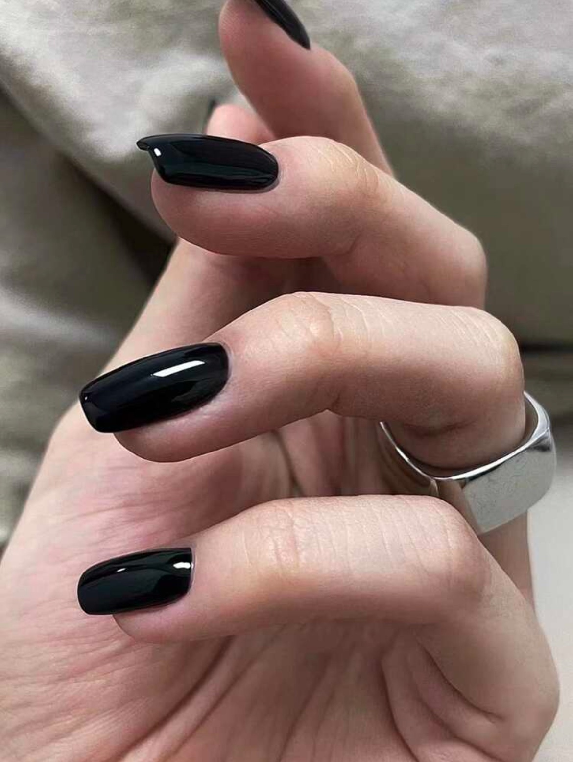 VV MEIJIAER Press-On Nails 24 Pièces Carrés Courts (Noir) + Feuille Adhésive + Mini Lime - ZJ759 VV MEIJIAER Press-On Nails 24 Pièces Carrés Courts (Noir) + Feuille Adhésive + Mini Lime - ZJ759