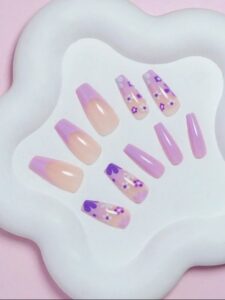 VV MEIJIAER Press-On Nails 24 Pièces Coffin Longue (French Dessin Fleurs) + Feuille Adhésive + Mini Lime - ZJ212 VV MEIJIAER Press-On Nails 24 Pièces Coffin Longue (French Dessin Fleurs) + Feuille Adhésive + Mini Lime - ZJ212