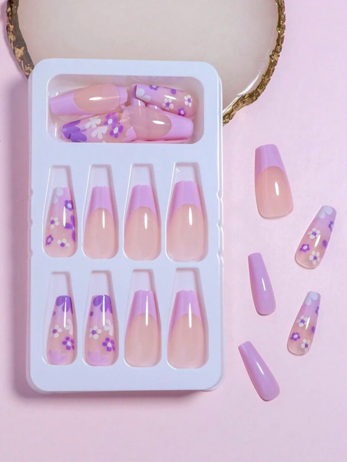 VV MEIJIAER Press-On Nails 24 Pièces Coffin Longue (French Dessin Fleurs) + Feuille Adhésive + Mini Lime - ZJ212 VV MEIJIAER Press-On Nails 24 Pièces Coffin Longue (French Dessin Fleurs) + Feuille Adhésive + Mini Lime - ZJ212
