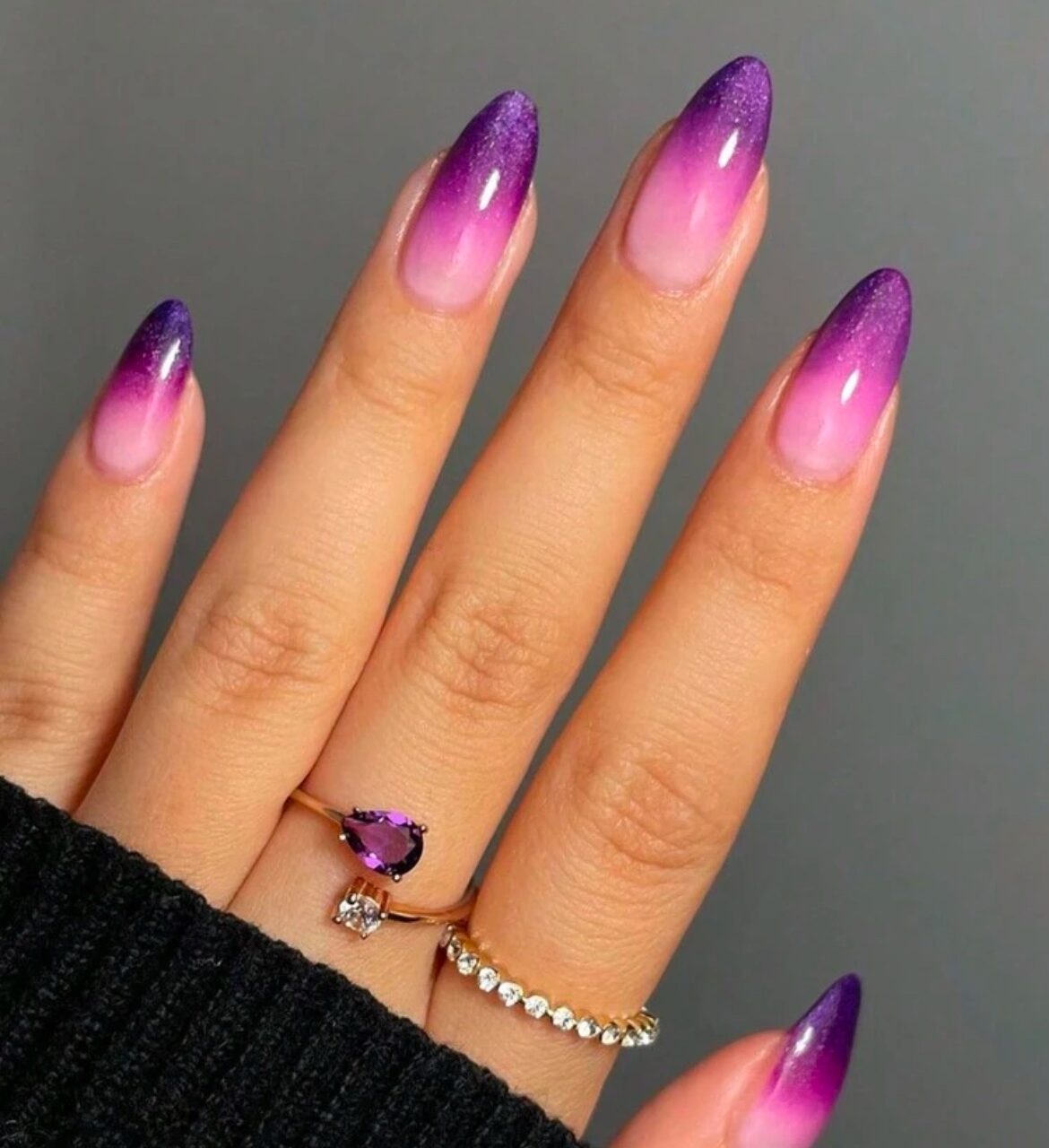 VV MEIJIAER Press-On Nails 24 Pièces Amande Moyen (Dégradé Rose-Violet) + Feuille Adhésive + Mini Lime - ZJ014