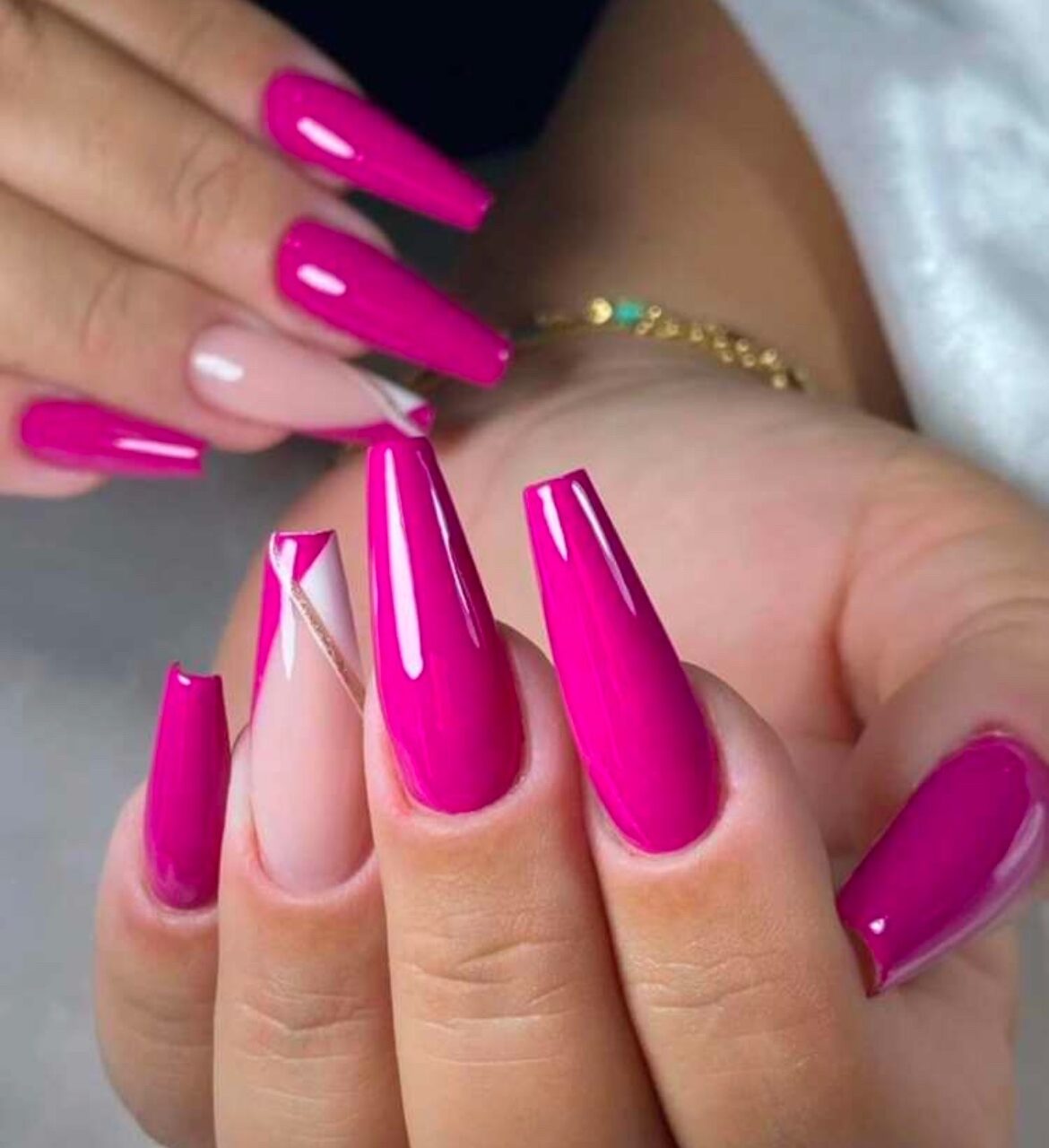 VV MEIJIAER Press-On Nails 24 Pièces Coffin Moyen (Rose Avec Déco) + Feuille Adhésive + Mini Lime - ZJ863