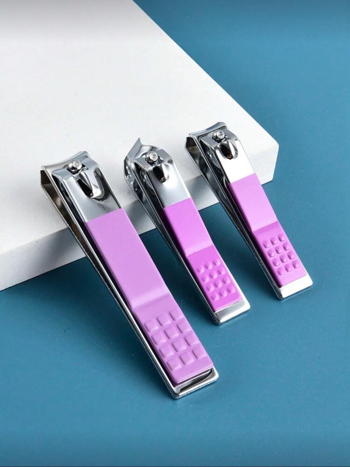 SH Set de coupe-ongles professionnels en acier inoxydable avec étui PU – Prune (4 à 18 pcs) SH Set de coupe-ongles professionnels en acier inoxydable avec étui PU – Prune (4 à 18 pcs)