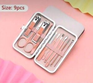 SH Set de coupe-ongles professionnels en acier inoxydable avec étui PU – Rose Orangé (4 à 23 pcs) SH Set de coupe-ongles professionnels en acier inoxydable avec étui PU – Rose Orangé (4 à 23 pcs)
