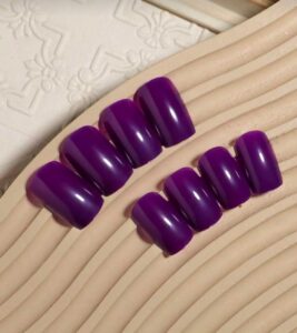 VV MEIJIAER Press-On Nails 24 Pièces Carrés (Violet) + Feuille Adhésive + Mini Lime - ZJ233